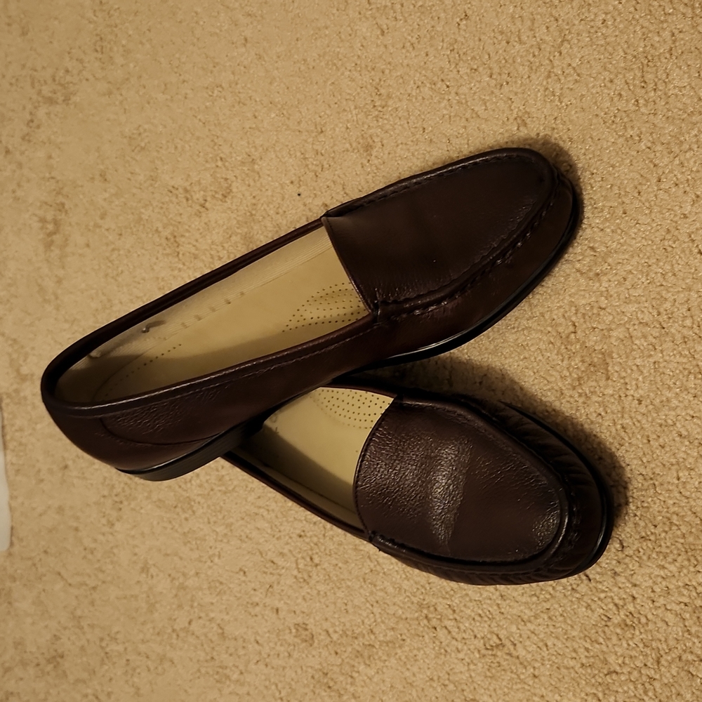 SAS shoes size 10.5 M color purple
